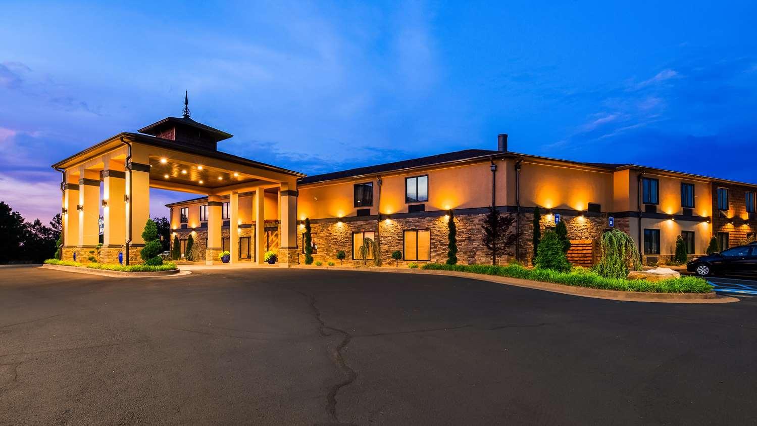 Best Western Warm Springs Hotel And Event Center Bagian luar foto