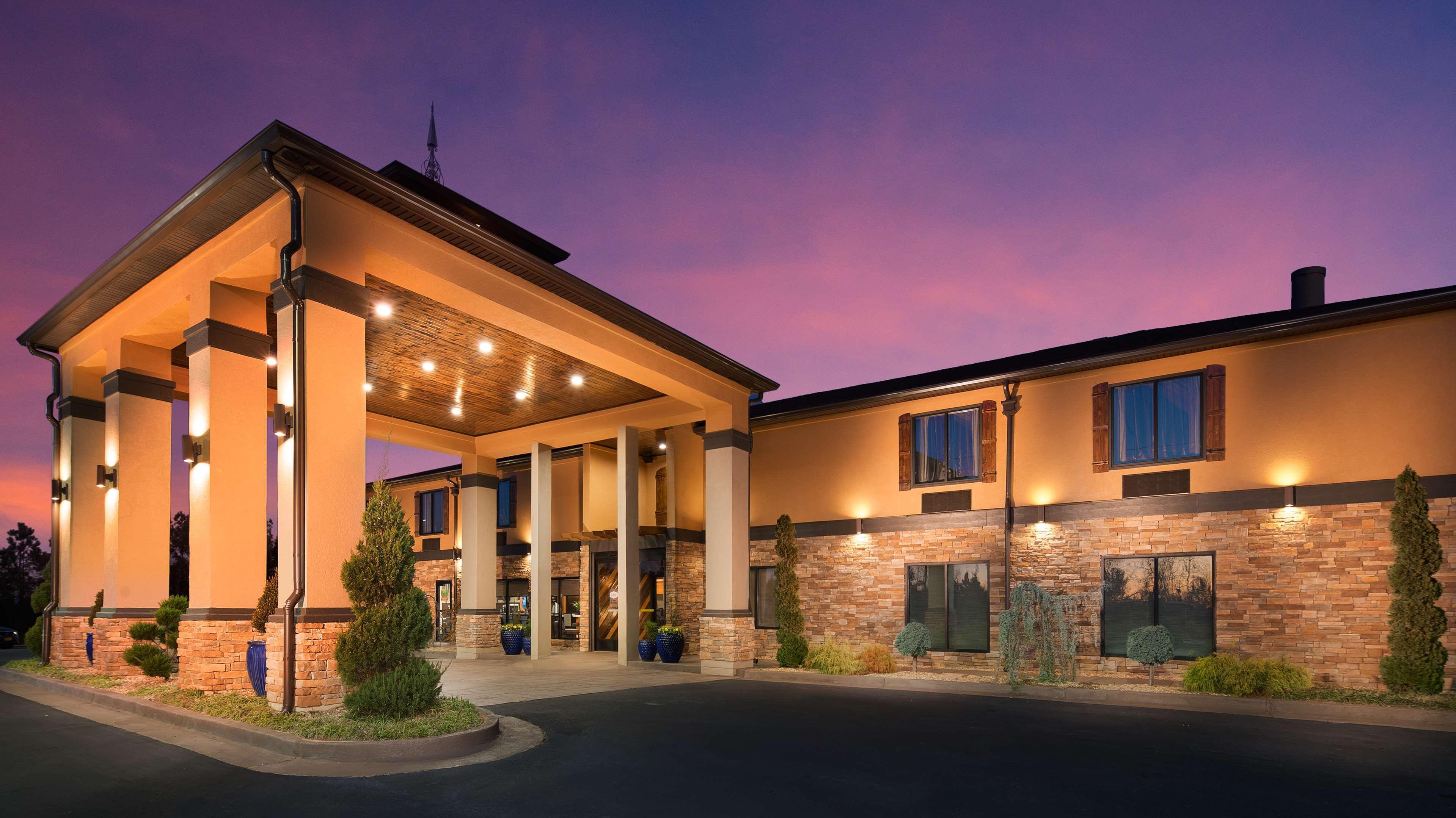 Best Western Warm Springs Hotel And Event Center Bagian luar foto