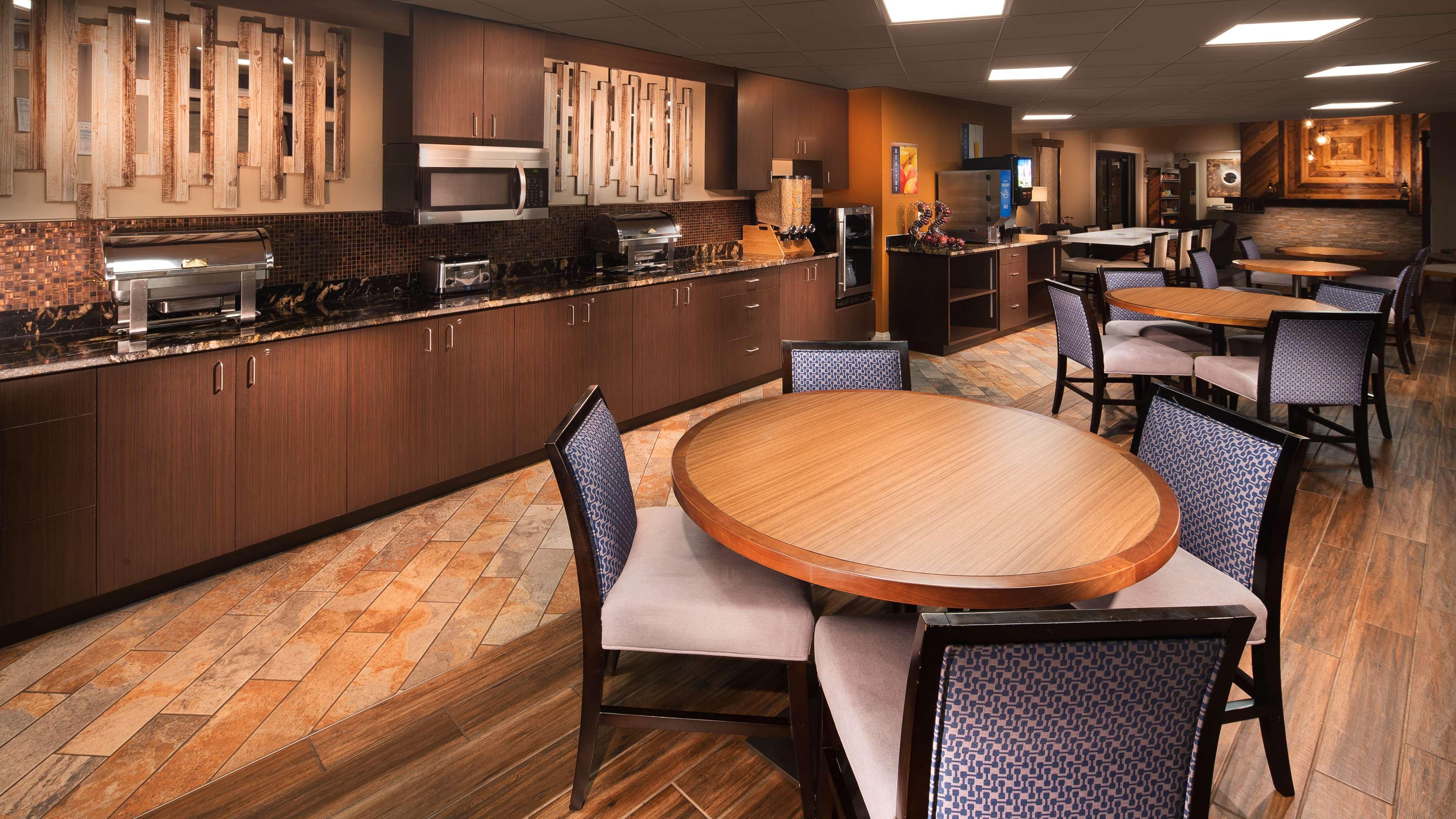 Best Western Warm Springs Hotel And Event Center Bagian luar foto